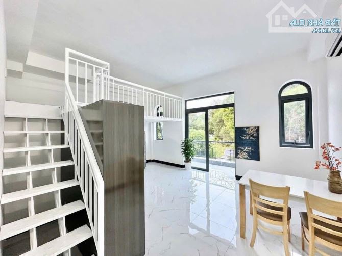 DUPLEX BAN CÔNG SANG XỊN TÂN QUY