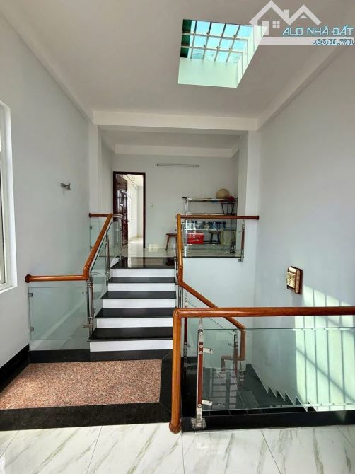 NHÀ 4 TẦNG MẶT TIỀN ĐƯỜNG PHẠM VĂN NGHỊ GẦN CHỢ TÂN LẬP - GIÁ BÁN 10TY9