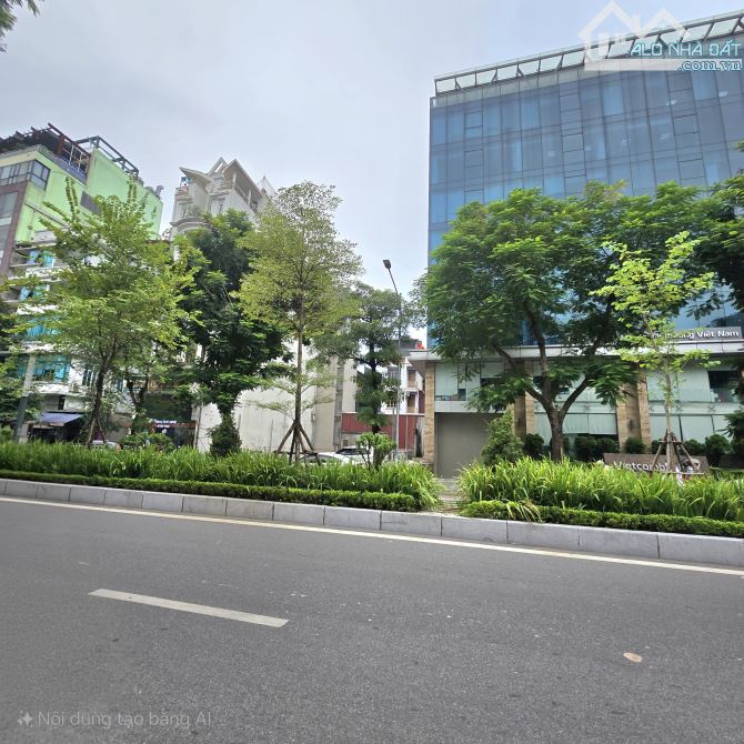 RẺ NHẤT!. Đất MP Lạc Long Quân. 180m. 2 thoáng, vỉa hè 7m. Xây tòa 9 tầng đỉnh.