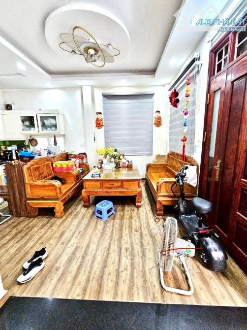 SIÊU PHẨM LÔ GÓC NỞ HẬU 2 THOÁNG - 5 TẦNG FULL NỘI THẤT - NGÕ ĐẸP BA GÁC PHỐ QUANG LÃM