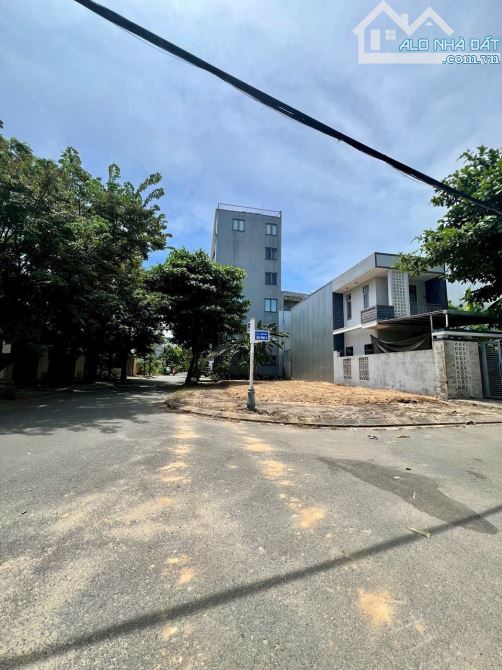 LÔ GÓC BÀU MẠC 5, LIÊN CHIỂU, ĐÀ NẴNG – DIỆN TÍCH 180M² NGANG 22M, ĐƯỜNG 5,5M, LỀ 3M