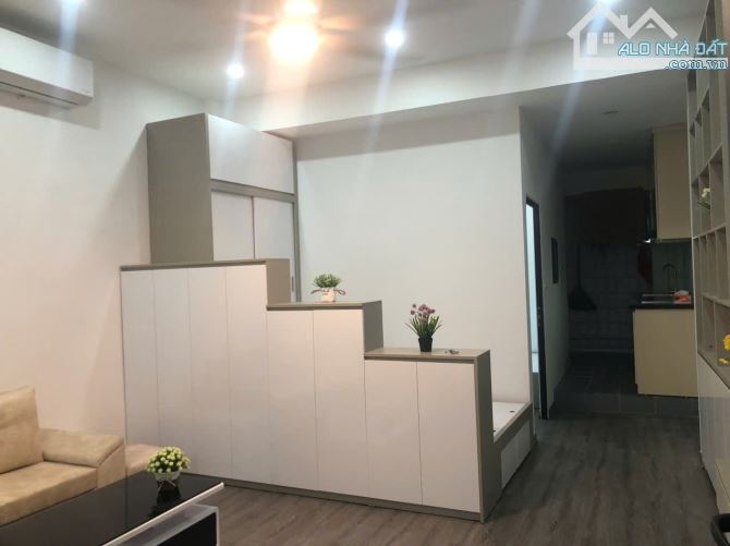 Cho thuê căn hộ Tập thể tầng 2 Nguyễn Trãi, 45m2, 1PN, 1K, 8.5 triệu