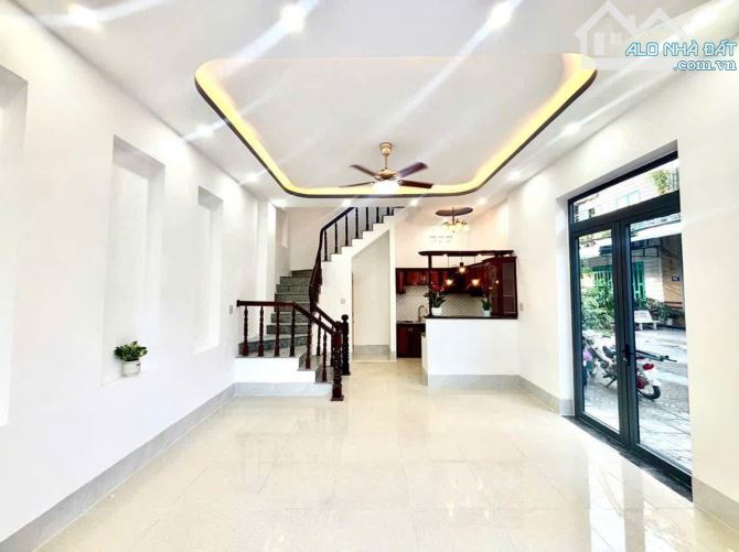 Cho thuê nhà góc 2 mặt tiền Full nội thất