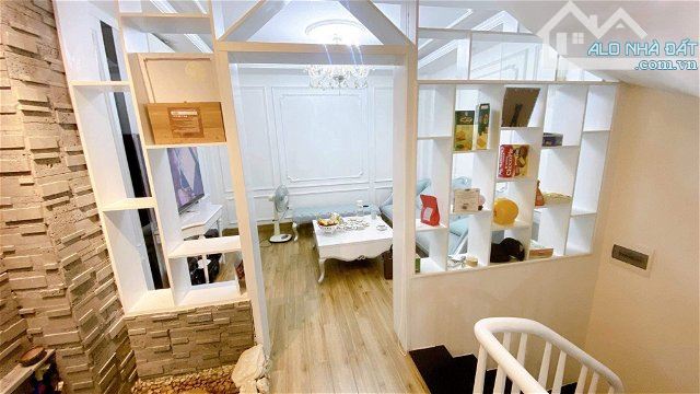 Bán nhà Ngọc Lâm-Long Biên: 2 thoáng, dân xây, ở ngay, ô tô đỗ cửa, ngõ thông, 50m mặt phố