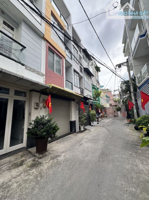Hơn 50m² - Hẻm xe hơi - Hoàng Hoa Thám - Nguyễn Văn Đậu - Bình Thạnh - 4 Tầng - nhỉnh 10Tỷ