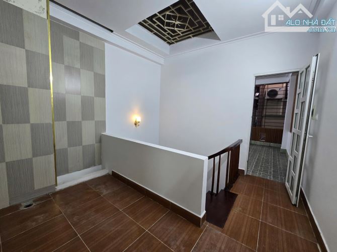 Bán Nhà Pháo Đài Láng - Mặt ngõ to rộng - Mặt Tiền 3.8m - 5 Tầng - Siêu Đẹp