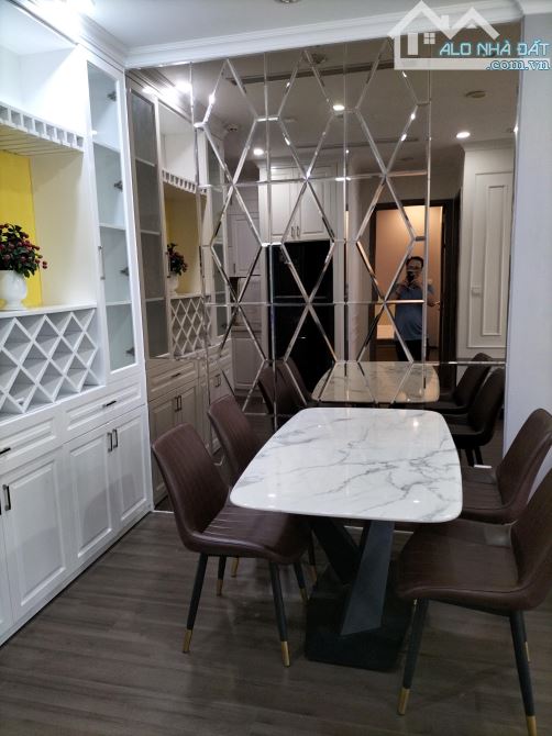 🏡 BÁN CĂN HỘ VINHOMES SYMPHONY, LONG BIÊN – 55M², VIEW CÔNG VIÊN, FULL NỘI THẤT – GIÁ 5.8