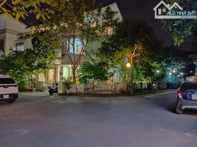 Biệt Thự Mễ Trì 215m2, MT 10m, siêu đẹp, Vỉa hè, Ô tô, ở sướng, VP, KD chỉ 47 tỷ.
