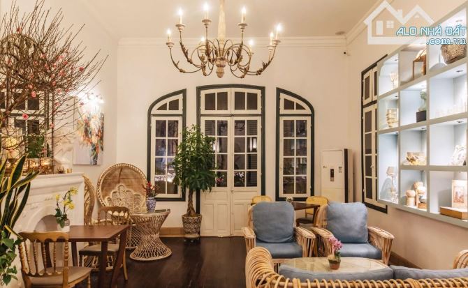 DUY NHẤT 1 CĂN - MẶT PHỐ VĂN MIẾU - 90M2 - MT 5.5m - 3 MẶT THOÁNG - CHỈ 40.9 TỶ.