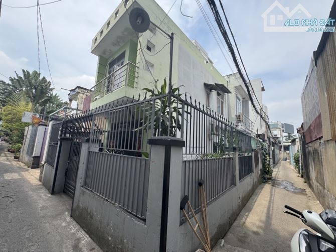 SÁT MẶT TIỀN - BÁN ĐẤT TẶNG 2 CĂN NHÀ 2 TẦNG - PHẠM VĂN ĐỒNG - 150m2 - 9,x Tỷ