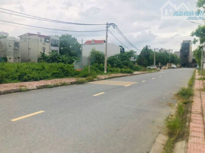 BÁN GẤP 80M*MT5M ĐẤT ĐẤU GIÁ  KHÁNH HÀ XÃ THƯỜNG TÍN P.LÔ ÔTÔ-VỈA HÈ CHỈ 5.5 TỶ