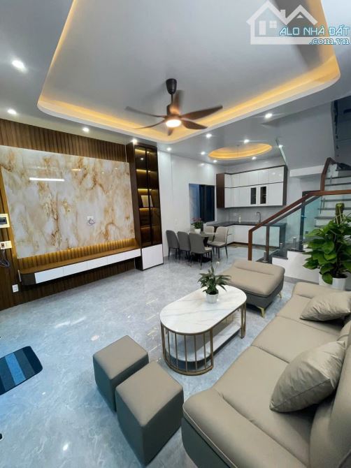 Bán nhà 3 tầng ngõ phố Tống Duy Tân, ph Ngọc Châu, TP HD, 40m2, mt 4.8m, 3 ngủ, 2.55 tỷ
