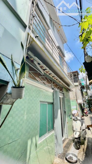 CHỈ HƠN 1 TỶ có nhà 3 tầng sổ hồng riêng - 1 xẹt - 2PN 2WC