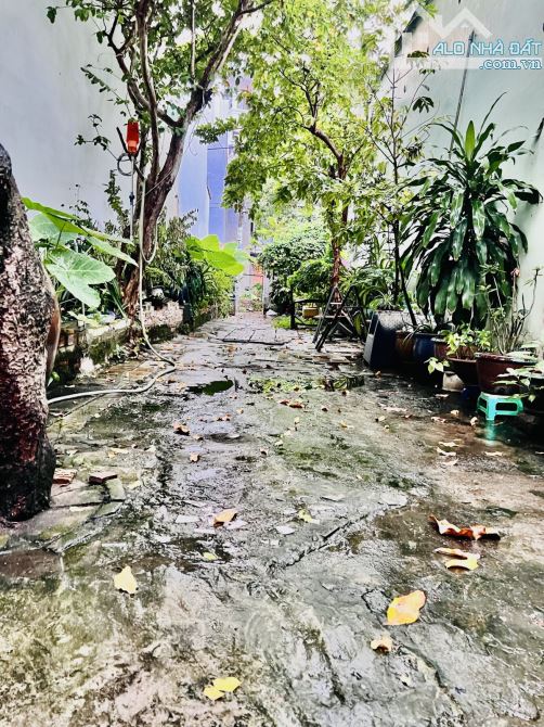 168m2 10 tỷ 9 nhà cũ có sân, Nguyễn Oanh, công nhận đủ, sổ riêng