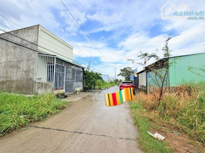 Đất thổ cư ấp 1 Tân Bửu Bến Lức Long An đường xe tải giá 1ty650