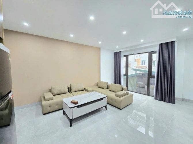 BÁN NHÀ HỒNG TIẾN BỒ ĐỀ, THANG MÁY LONG LANH, TẶNG NỘI THẤT CHẤT, 25M RA PHỐ, GIÁ MỀM NHƯ