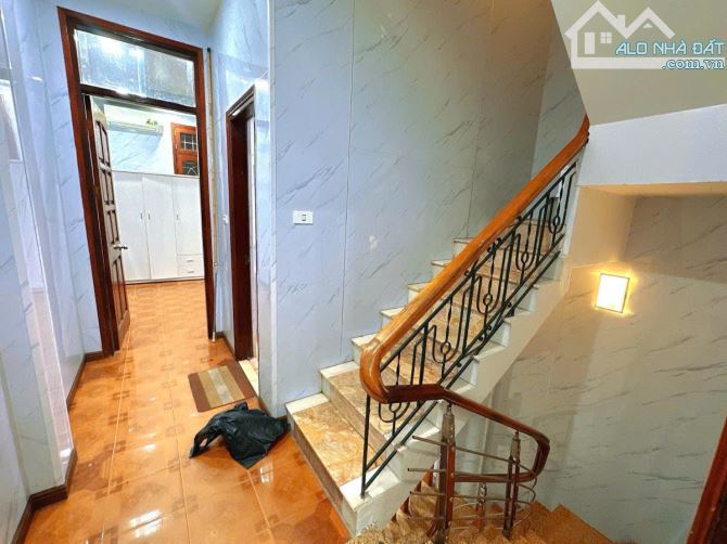 Bán nhà phố Nguyễn Hy Quang - Đống Đa Phân Lô Ô tô Ngõ thông Kinh doanh 50m 16 tỷ