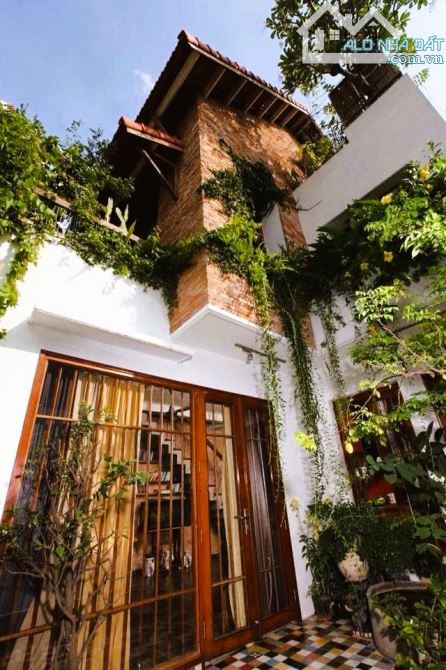 CHỈ 6 TỶ CÓ RESORT ĐỘC BẢN, 3TẦNG 3PN 81m2(9x9), THIẾT KẾ THOÁNG SÁNG GẦN GŨI THIÊN NHIÊN.