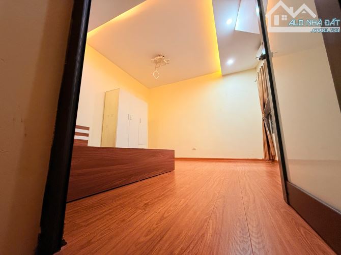 Cho thuê nhà nguyên căn ngõ 619 Vũ Tông Phan, Khương Đình, Thanh Xuân. DT 35m x 4 tầng,