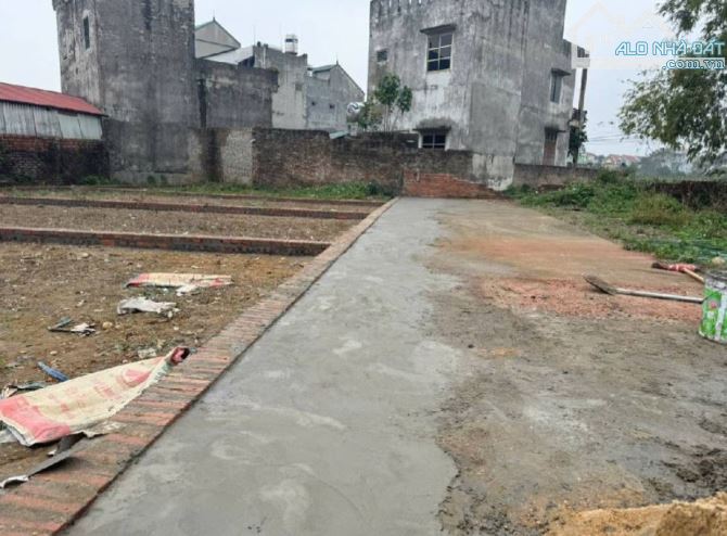 BÁN ĐẤT QUANG MINH - MÊ LINH – ĐƯỜNG Ô TÔ TRÁNH – GẦN MÊ LINH PLAZA- FULL THỔ- CHỈ 2,2 TỶ