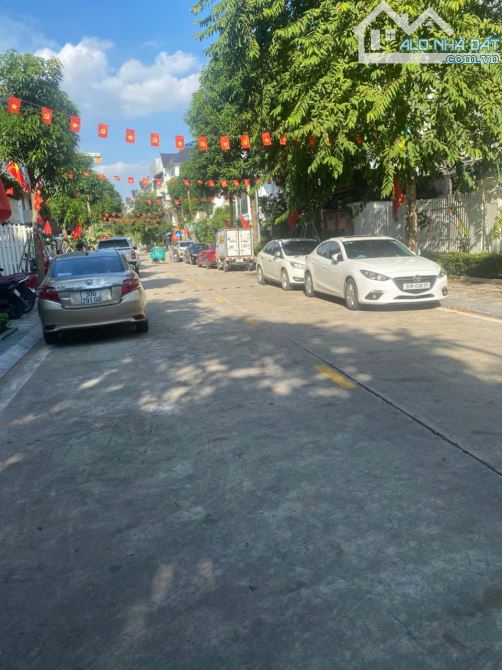 BÁN BIỆT THỰ ĐẲNG CẤP TẠI KĐT LINH ĐÀM – DT 275M² X 4 TẦNG – MẶT TIỀN 12.5M CHÀO: 64 TỶ