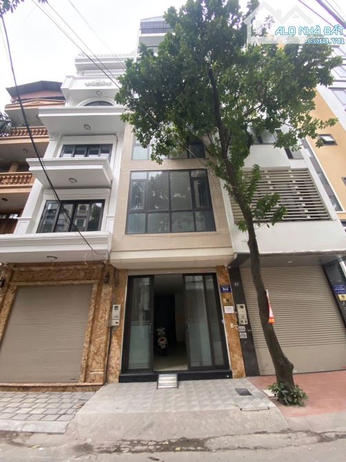 🌆 Cho thuê tầng lửng  Bà Triệu – Hoàn Kiếm, 100m², MT 5m – Vỉa hè rộng, vị trí đắc địa