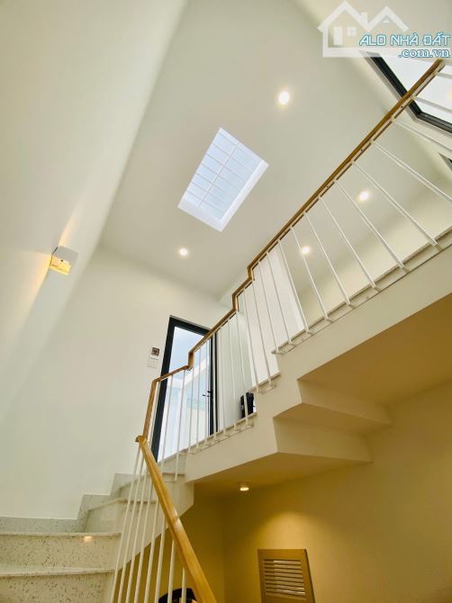 BÁN NHÀ HẺM XE TẢI LÊ THÁNH TÔN, QUẬN 1. GIÁ 6.32TỶ/71,5M2 - NHÀ SHR ĐANG CHO THUÊ 29 TRỆU - 10