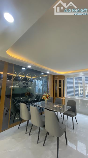 Nhà đẹp có thang máy vị trí rất thuận tiện ngay gần Công viên, chợ,siêu thị, trường học - 9