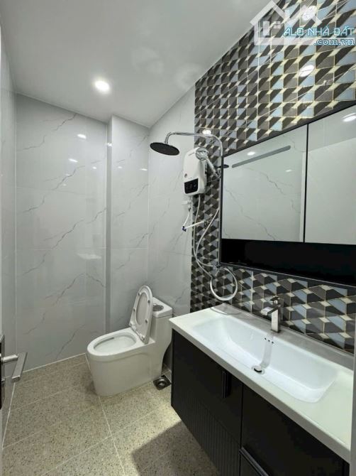 Nhà đẹp phong cách châu âu - khu vip hẻm xe hơi giá 10 x toi - 10
