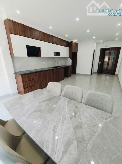 7 tầng thang máy xây mới mặt ngõ vip Trần Quốc Hoàn, oto tránh,đa kdoanh,45m2.Giá 24.5 tỷ - 11