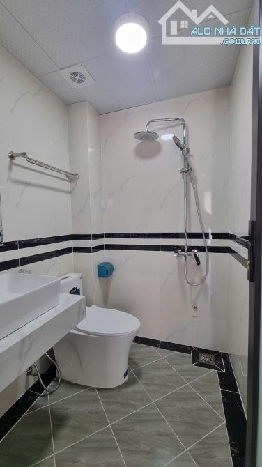 BÁN NHÀ VÕ CHÍ CÔNG 60M2 X 6 TẦNG MỚI KOONG THANG MÁY ÊM DU GIÁ CHỈ 12,X TỶ - 11