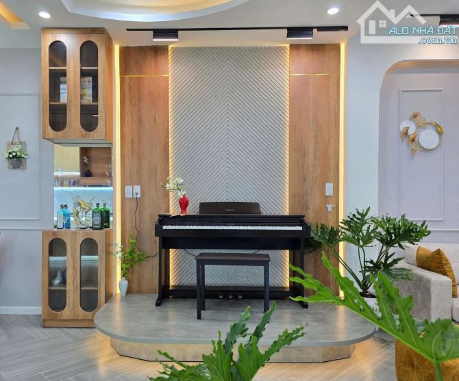 NHÀ 3 LẦU NGAY KHU TÊN LỮA TỈNH LỘ 10 BÌNH TÂN - 11
