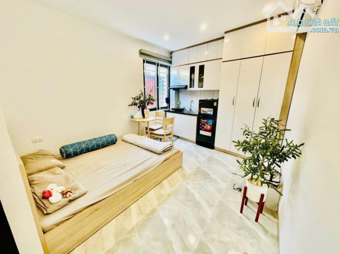 Bán toà CHDV Hoàng Mai 60m2*6T 10PN gần KTQD, thông tứ tung, oto, PCCC, quản lý dễ dàng