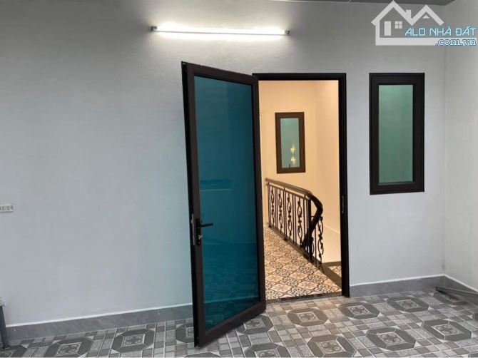 Bán nhà mặt tiền Dương Văn Bé 86m C4 5,3 24,7 tỷ - 2