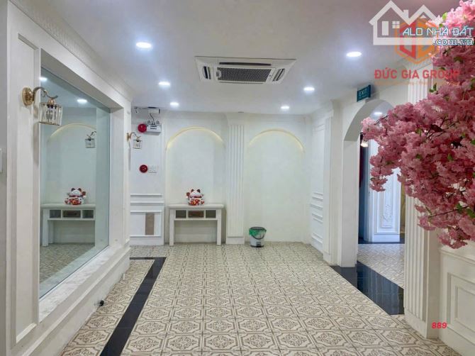 Cho thuê tòa nhà 1 trệt, 1 hầm 7 lầu đường Đồng Khởi vào 100m giá chỉ 40tr/tháng - 1