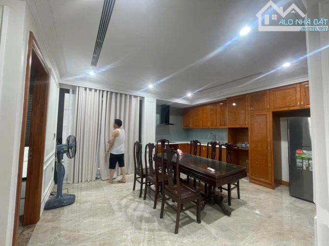 Hồng Tiến- Biệt thự 170m2- Vỉa hè-oto tránh! - 1