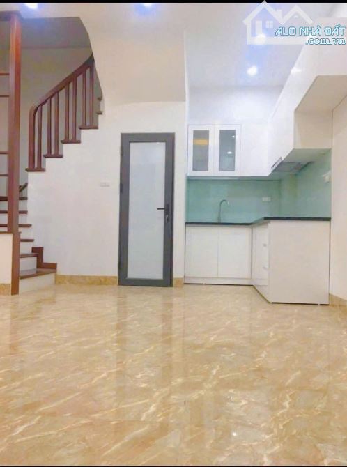 NHÀ ĐẸP 5 TẦNG - KHU VỰC HOT - CỔ LINH- GẦN CẦU VĨNH TUY, DT 32M MT 5M GIÁ 6,25 TỶ - 1