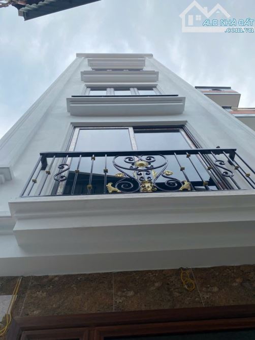 Chính chủ Cho thuê nhà mới  phố  Hồ  Tùng Mậu, 33m2 x 5 tầng,  gần phố, 13 triệu/tháng - 1