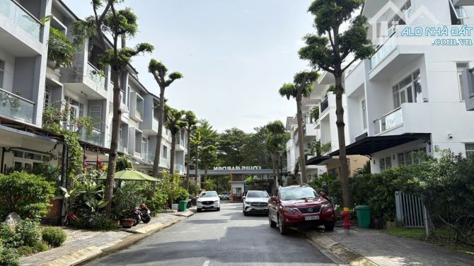 Biệt thự đơn lập (11.2x20) 371m2 SD Liên Phường, Sát Global City, Hồ Bơi, Compoud - 1