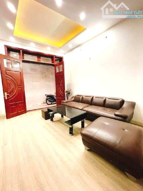 BÁN NHÀ ĐƯỜNG CỔ LINH 38M2, 4 TẦNG, 6.8 TỶ NGÕ NÔNG, GẦN Ô TÔ - 1