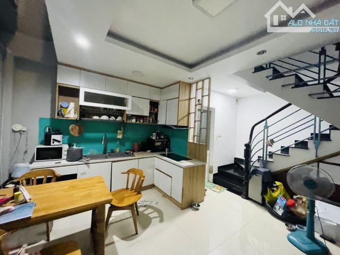 Q.3 35M2-5Lầu Chỉ 6,5Tỷ Đ.Kỳ Đồng P.9 Q.3 - 1