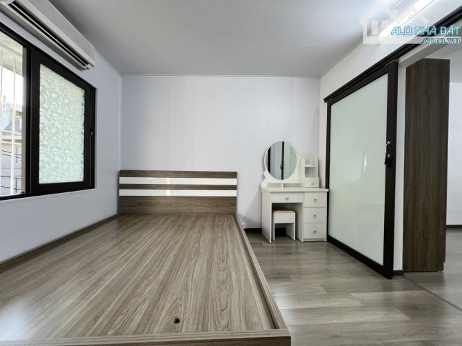 Bán căn hộ tập thể đường Hoàng Đạo Thành, Thanh Xuân, nhà đẹp full nội thất, ô tô tránh - 1