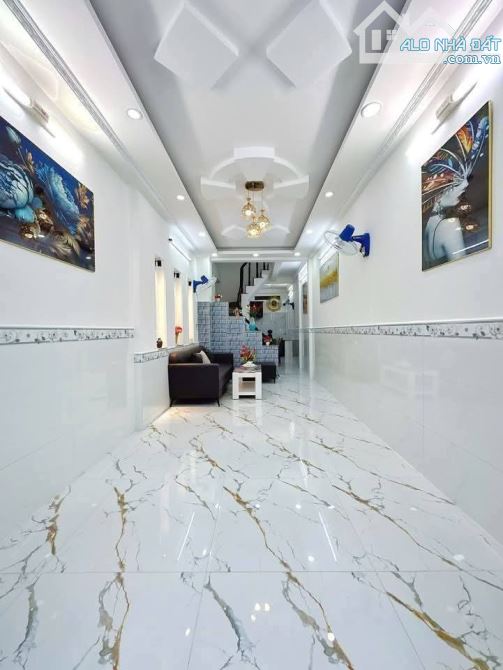 NHÀ 1 TRỆT 2 LẦU HẺM 182 TRẦN HƯNG ĐẠO - 1