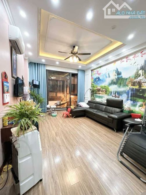 Siêu Hiếm Dương Quảng Hàm 45m,5 Tầng Ngõ rộng 3m5 Ô Tô Đỗ , Sát Phố 30m, Dân Xây - 1