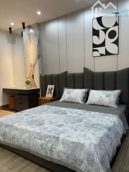 SIÊU PHẨM NHÀ ĐẸP FULL NỘI THẤT, 488/ PHẠM VĂN CHIÊU | 4,1 X 13,5m |5 Tầng, Thang máy | - 1