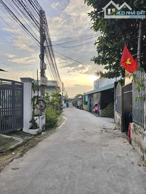 2,8Tỷ TL🔥Bán 99,2m2 nhà cấp 4 cách đường Hưng Định 24 chỉ 50m, P.Hưng Định, Tp.Thuận An - 1