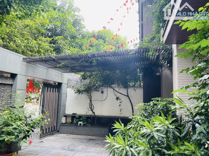 Chính chủ bán biệt thự Linh Đàm 200m,MT mênh mông, nhà đẹp giá đầu tư, vị trí hiếm nhà bán - 1