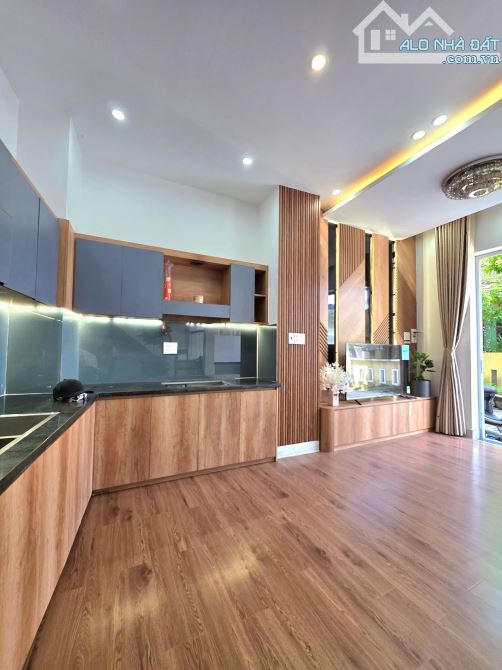 Nhà 3 tầng 595/4 Trần Cao Vân, nhà 4p.ngủ ngabg 5,5m - 1