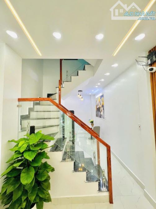 DUY NHẤT – NHÀ LÔ GÓC, Ô TÔ TRÁNH, GIÁ NHỈNH 6 TỶ - 1
