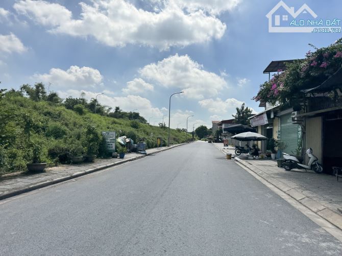 Chuyển vào Nam sinh sống chị gái muốn bán nhanh mảnh đất đẹp mặt đường gom đê Vàng, Cổ Bi - 1